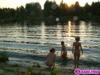 порно фотосессия Четыре голых девушки на отдыхе фото-529.йпг