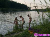 порно фотосессия Четыре голых девушки на отдыхе фото-532.йпг