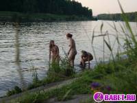 порно фотосессия Четыре голых девушки на отдыхе фото-534.йпг