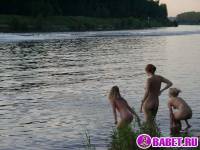 порно фотосессия Четыре голых девушки на отдыхе фото-545.йпг