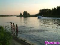 порно фотосессия Четыре голых девушки на отдыхе фото-546.йпг