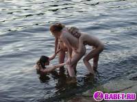 порно фотосессия Четыре голых девушки на отдыхе фото-569.йпг