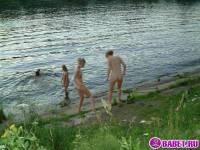 порно фотосессия Четыре голых девушки на отдыхе фото-578.йпг