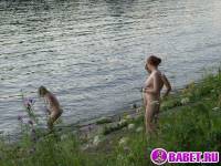 порно фотосессия Четыре голых девушки на отдыхе фото-579.йпг