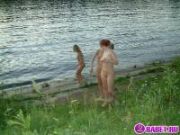 порно фотосессия Четыре голых девушки на отдыхе фото-583.йпг