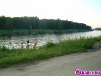 порно фотосессия Четыре голых девушки на отдыхе фото-588.йпг