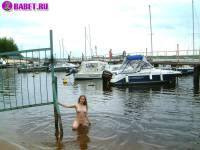 порно фотосессия 18 летняя целка пошла голая к воде фото-17.йпг