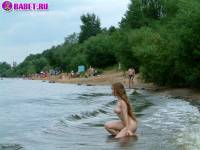 порно фотосессия 18 летняя целка пошла голая к воде фото-50.йпг