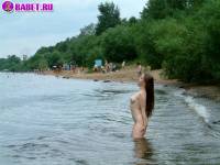 порно фотосессия 18 летняя целка пошла голая к воде фото-52.йпг