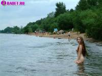 порно фотосессия 18 летняя целка пошла голая к воде фото-53.йпг