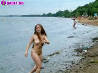 порно фотосессия 18 летняя целка пошла голая к воде фото-54.йпг