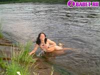 порно фотосессия Голые лесбиянки гуляют на реке фото-48.йпг