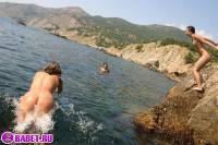 порно фотосессия Две брюнетки и блондинка на отдыхе фото-187.йпг