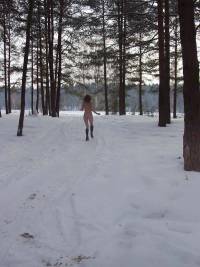 порно фотосессия 19 летняя целка голая в лесу alex189001.jpg