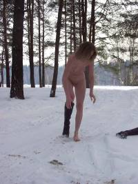 порно фотосессия 19 летняя целка голая в лесу alex189021.jpg