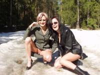 порно фотосессия Три пиздоси полностью разделись в лесу limaal202035.jpg