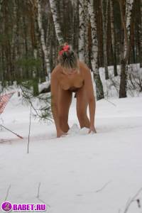 порно фотосессия 18 летняя целочка в лесу фото-51.йпг