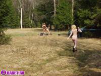 порно фотосессия Трёх русских проституток привезли в лес фото-179.йпг