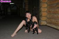 порно фотосессия Молодая целка в загородном доме 159-912-112.jpg