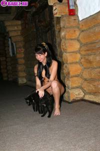 порно фотосессия Молодая целка в загородном доме 159-912-131.jpg