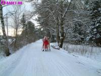порно фотосессия Голая в лесу снегурочка с дедом морозом 137620023.jpg