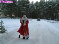 порно фотосессия Голая в лесу снегурочка с дедом морозом 137620091.jpg