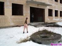 порно фотосессия Голая студентка приехала на стройку 148653052.jpg