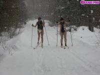 порно фотосессия Голый марафон на лыжах 123191749018.jpg