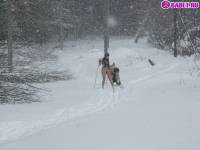 порно фотосессия Голый марафон на лыжах 123191749065.jpg