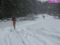 порно фотосессия Голый марафон на лыжах 123191749077.jpg