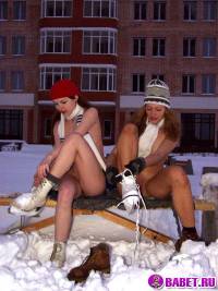 порно фотосессия Девочки решили покаться на качелях tl284005.jpg