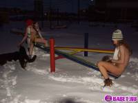 порно фотосессия Девочки решили покаться на качелях tl284037.jpg