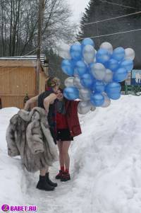 порно фотосессия Голые девушки зимой на улице 115116728002.jpg