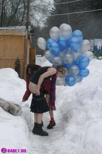 порно фотосессия Голые девушки зимой на улице 115116728003.jpg