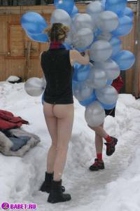 порно фотосессия Голые девушки зимой на улице 115116728006.jpg