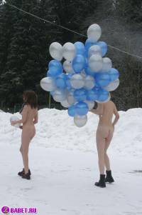 порно фотосессия Голые девушки зимой на улице 115116728027.jpg