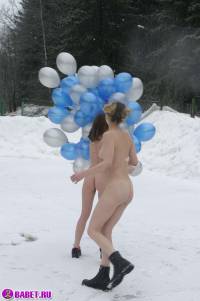 порно фотосессия Голые девушки зимой на улице 115116728033.jpg