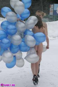 порно фотосессия Голые девушки зимой на улице 115116728035.jpg