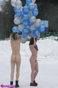 порно фотосессия Голые девушки зимой на улице 115116728041.jpg