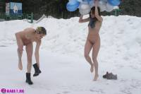 порно фотосессия Голые девушки зимой на улице 115116728059.jpg