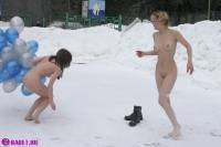 порно фотосессия Голые девушки зимой на улице 115116728060.jpg