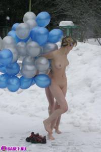 порно фотосессия Голые девушки зимой на улице 115116728066.jpg