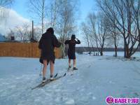 порно фотосессия Две голые пизды катаются на лыжах rs184007.jpg