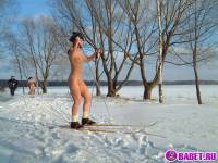 порно фотосессия Две голые пизды катаются на лыжах rs184018.jpg