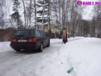 порно фотосессия Деревенская нудистка ходит голая зимой alina180026.jpg