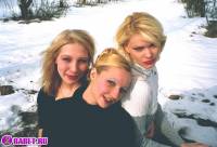порно фотосессия Три блондинки пиздарванки светят жопами 0075001.jpg