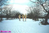 порно фотосессия Три блондинки пиздарванки светят жопами 0075093.jpg