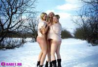 порно фотосессия Три блондинки пиздарванки светят жопами 0075135.jpg