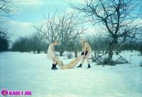 порно фотосессия Три блондинки пиздарванки светят жопами 0075170.jpg