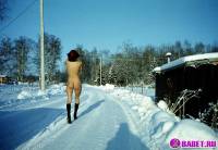 порно фотосессия Целке в -10 стало жарко и она разделась alice162044.jpg